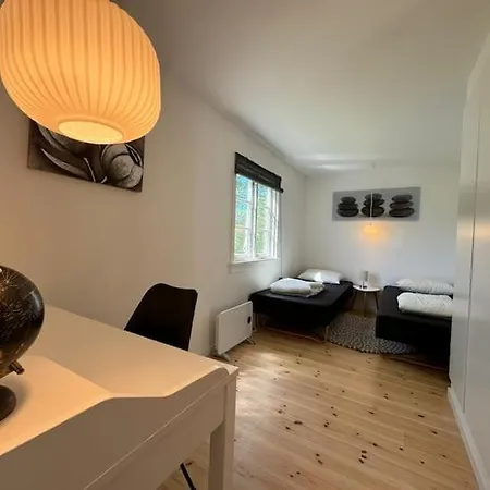 Spacious Family Escape With Modern Comforts 公寓 *