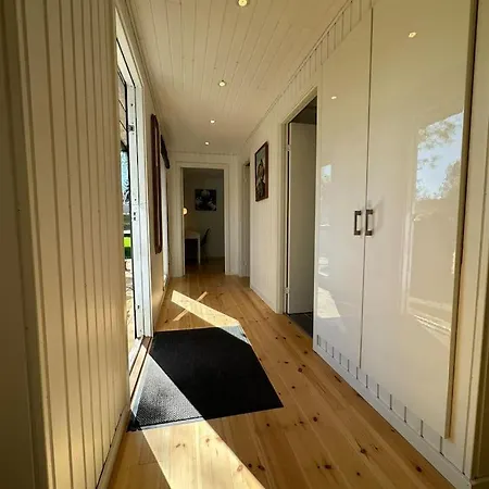 Spacious Family Escape With Modern Comforts Lejlighed *